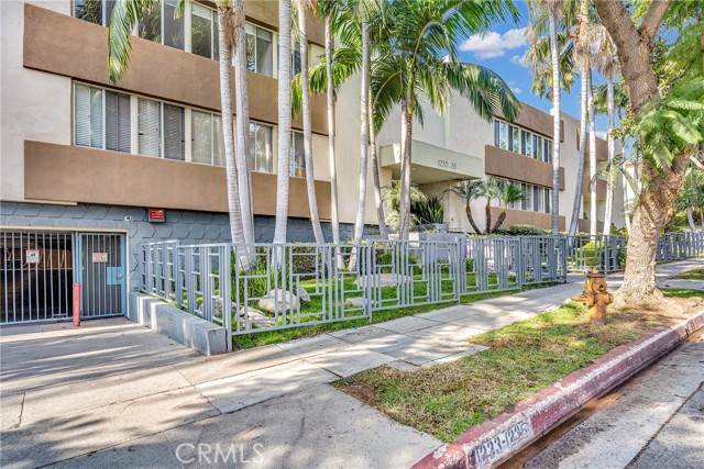 Detail Gallery Image 29 of 36 For 1233 N Laurel Ave #201,  Los Angeles,  CA 90046 - 2 Beds | 2 Baths