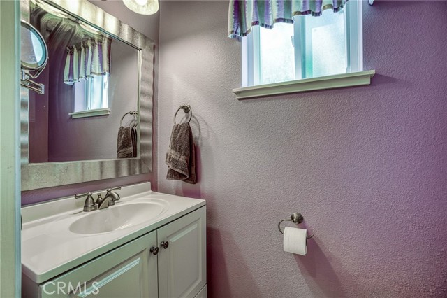 Detail Gallery Image 7 of 22 For 19220 Deer Hill Rd, Hidden Valley Lake,  CA 95467 - 3 Beds | 2/1 Baths