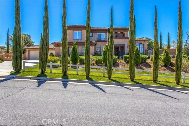 Detail Gallery Image 2 of 74 For 2136 Horse Trail Dr, Redlands,  CA 92373 - 4 Beds | 3/1 Baths
