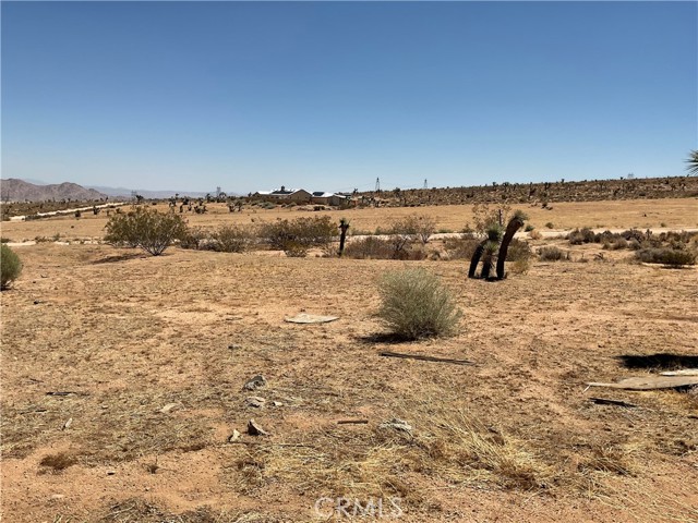 Detail Gallery Image 2 of 10 For 1 Luna Mountain Rd, Apple Valley,  CA 92308 - – Beds | – Baths
