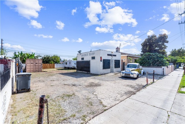 1704 W 2nd Street, Santa Ana CA: https://media.crmls.org/medias/626c4c6d-6adb-478c-b569-90b8b7153adf.jpg