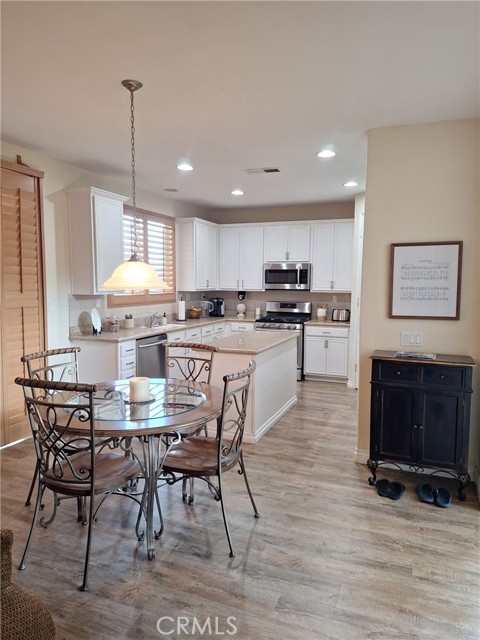 28627 Chaucer Drive, Menifee CA: https://media.crmls.org/medias/626cd075-52d5-472b-8cf8-95920cb6df9e.jpg
