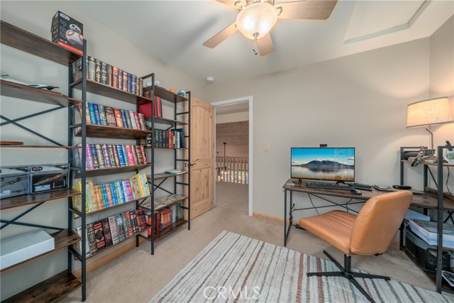 14274 Regina Way, Cobb CA: https://media.crmls.org/medias/626d0ce3-33b4-4e3c-a6e1-13df8bf8d7f7.jpg