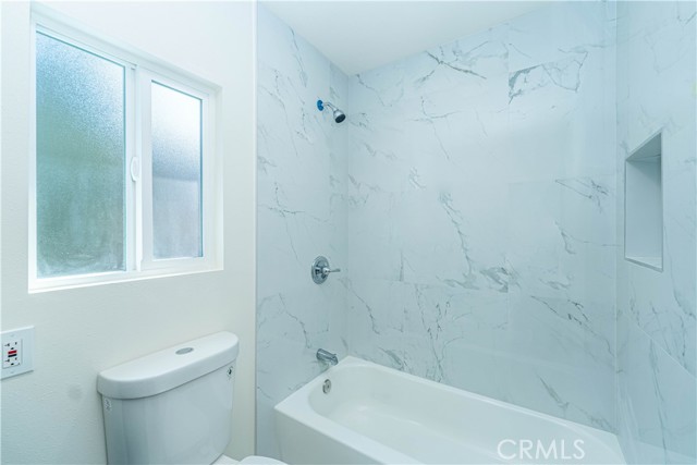 Detail Gallery Image 22 of 31 For 3510 Slayton St, Hawthorne,  CA 90250 - 5 Beds | 5 Baths