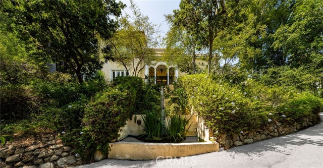 Detail Gallery Image 1 of 35 For 2027 N Highland Ave, Los Angeles,  CA 90068 - 6 Beds | 3 Baths