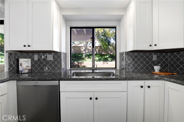 Detail Gallery Image 18 of 49 For 40501 Palmas Ct, Palmdale,  CA 93551 - 3 Beds | 2/1 Baths