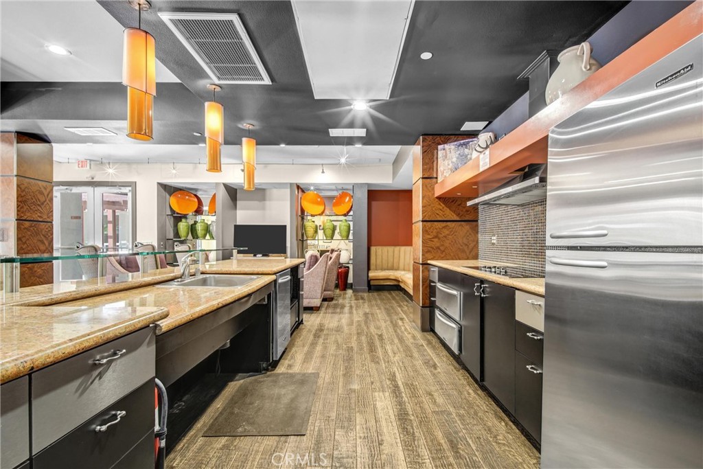 https://media.crmls.org/medias/626e0b78-b941-41b6-bbb7-bdb055032303.jpg?preset=X-Large