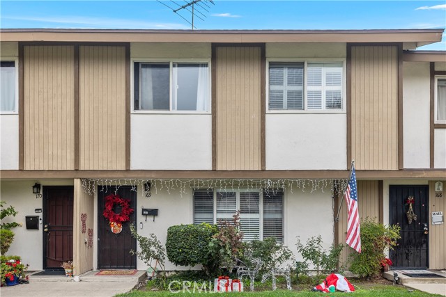 Detail Gallery Image 3 of 40 For 1722 Mitchell Ave #169,  Tustin,  CA 92780 - 4 Beds | 2/1 Baths