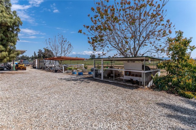 37701 Hesse Road, Cherry Valley CA: https://media.crmls.org/medias/626fb406-652f-4acb-a30b-1b0126770c27.jpg