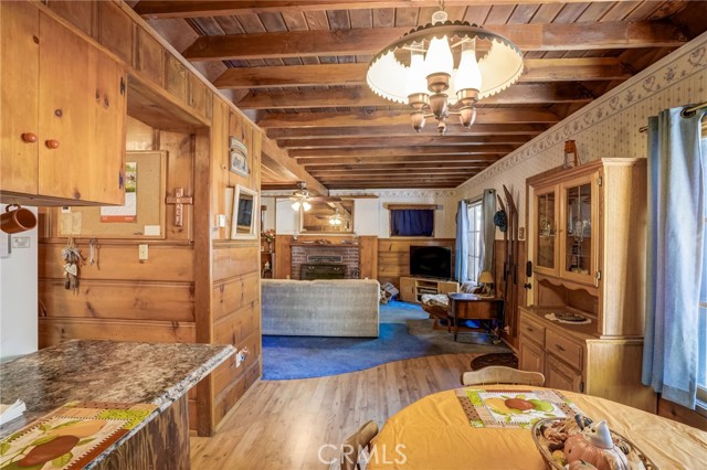 Detail Gallery Image 13 of 61 For 937 Cameron Dr, Big Bear Lake,  CA 92315 - 2 Beds | 1/1 Baths