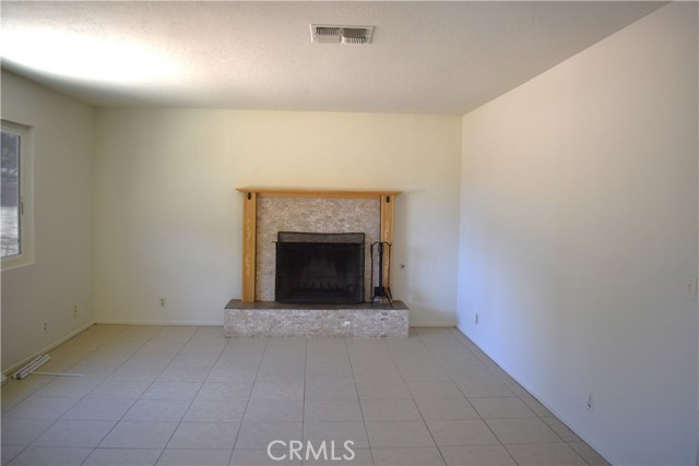 18107 Sycamore Street, Hesperia CA: https://media.crmls.org/medias/626ffc12-eb12-4108-b162-073bf78623d7.jpg