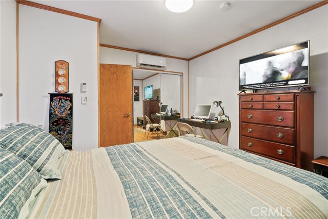1876 Oregon Avenue, Long Beach CA: https://media.crmls.org/medias/62701d8c-afae-4a46-996e-bd82a5525a85.jpg