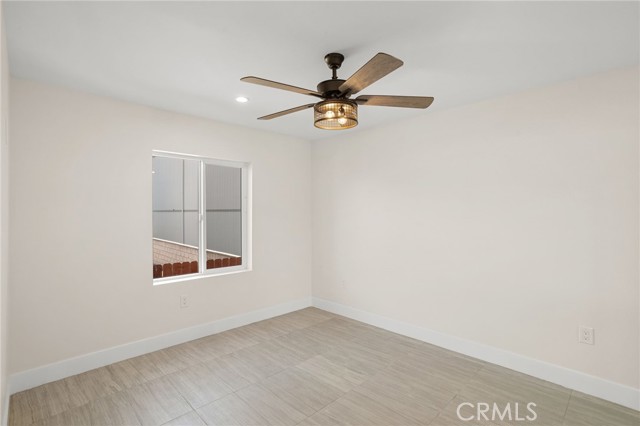 Detail Gallery Image 14 of 25 For 14815 Country Ln #2,  Fontana,  CA 92335 - 3 Beds | 2 Baths