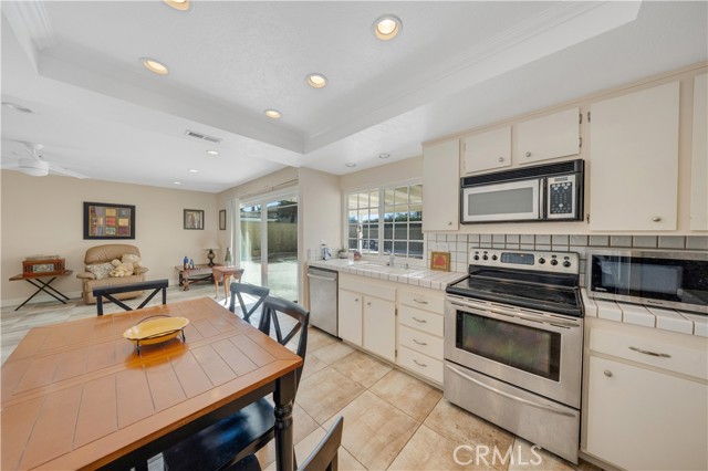 Image 19 of 45 For 5156 Edgemont
