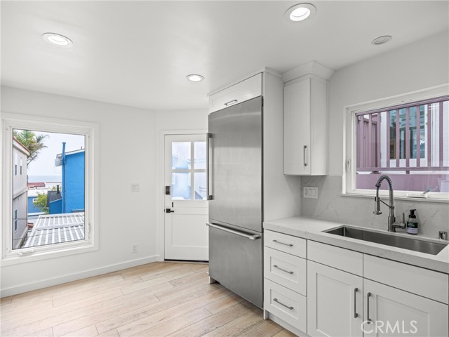 Detail Gallery Image 8 of 32 For 309 20th Pl, Manhattan Beach,  CA 90266 - 3 Beds | 2 Baths