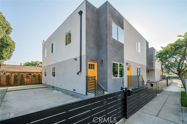 Detail Gallery Image 33 of 65 For 1348 W 41st Pl, Los Angeles,  CA 90037 - – Beds | – Baths