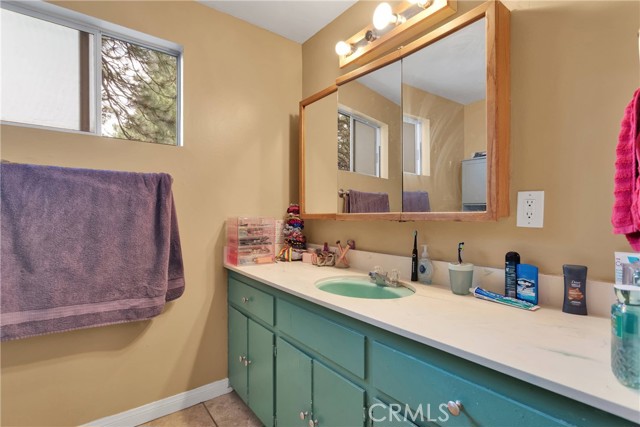 Detail Gallery Image 33 of 56 For 30920 Glen Oak Dr, Running Springs,  CA 92382 - 4 Beds | 2/1 Baths