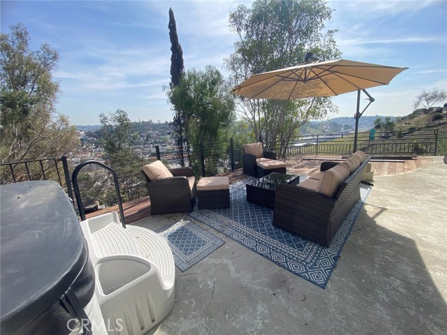 4940 La Calandria Way, Los Angeles CA: https://media.crmls.org/medias/627397a4-c15f-4f37-954a-cb7708f639a1.jpg