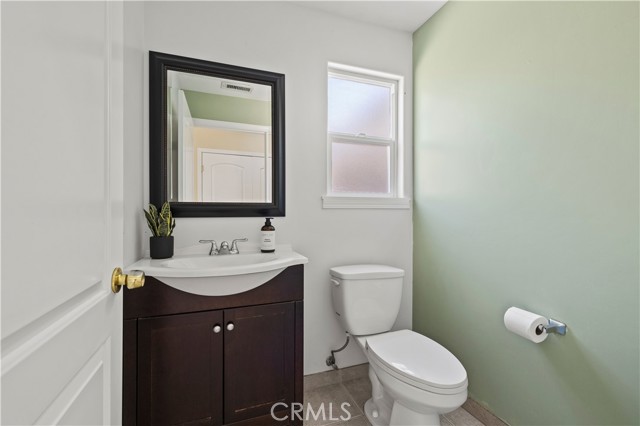 Detail Gallery Image 11 of 23 For 29021 Lomita Dr, Castaic,  CA 91384 - 3 Beds | 2/1 Baths