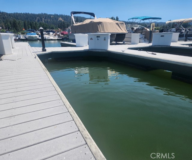 Detail Gallery Image 6 of 7 For 400 Pine Knot Blvd #C-34, Big Bear Lake,  CA 92315 - – Beds | – Baths