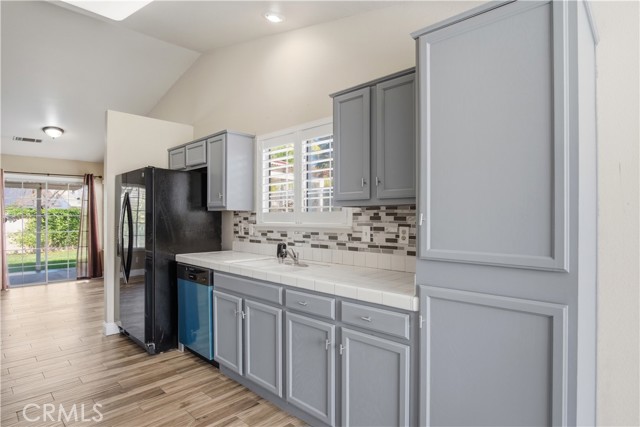 Detail Gallery Image 8 of 43 For 1896 Catalina Ct, Atwater,  CA 95301 - 3 Beds | 2 Baths