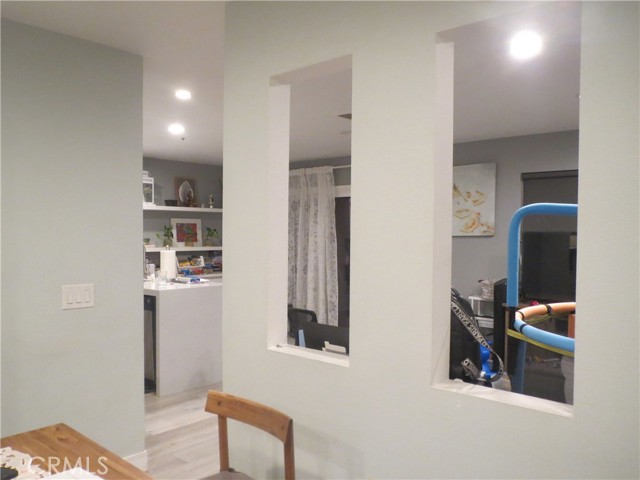 Detail Gallery Image 9 of 16 For 406 E Center, Anaheim,  CA 92805 - 3 Beds | 2/1 Baths