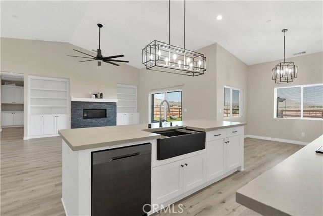 Detail Gallery Image 16 of 47 For 21192 Zuni Rd, Apple Valley,  CA 92307 - 4 Beds | 3/1 Baths