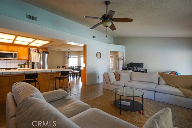 Detail Gallery Image 13 of 30 For 10910 Mohican, Bakersfield,  CA 93312 - 3 Beds | 2 Baths