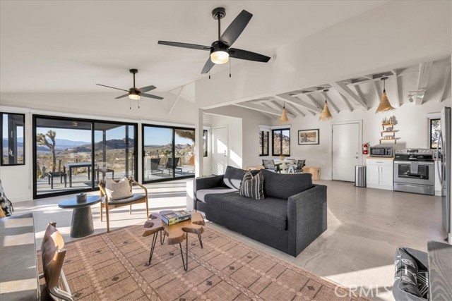 8729 Rock Haven Road, Joshua Tree CA: https://media.crmls.org/medias/627631c7-256e-4b8f-a16a-0f152f93a9e3.jpg