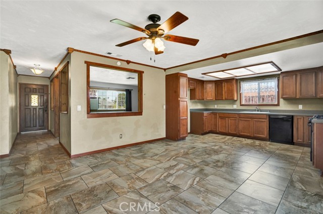 2378 Thisa Way, Hemet CA: https://media.crmls.org/medias/6277c9d1-8adc-4c77-9ddd-2cb6594276d2.jpg