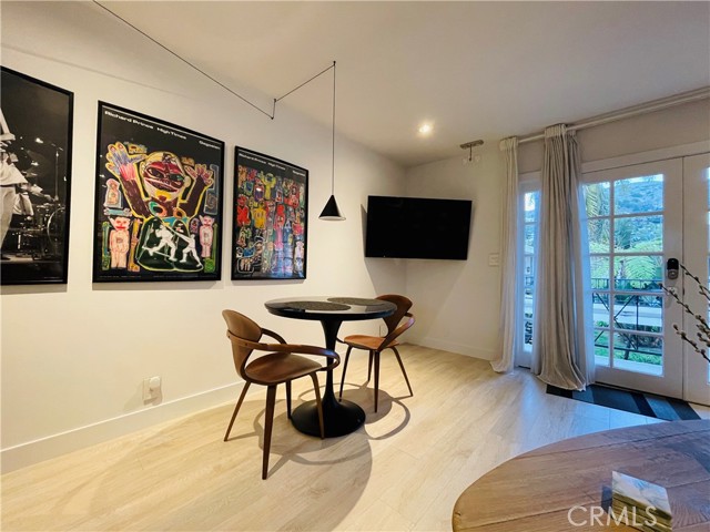 Detail Gallery Image 2 of 10 For 180 Mcknight Dr #7,  Laguna Beach,  CA 92651 - 1 Beds | 1 Baths