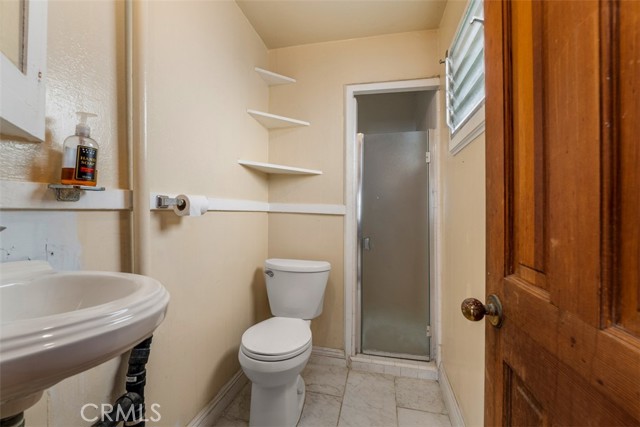 55 B Surfside Avenue, Surfside CA: https://media.crmls.org/medias/627885f9-ec7f-427f-9a34-ace6ba28863d.jpg