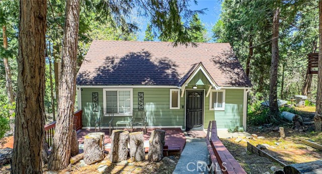 23120 Sycamore Lane, Crestline CA: https://media.crmls.org/medias/62798b3d-b856-42a0-82b7-21c5e916efb4.jpg