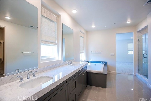 221 Geyser, Irvine CA: https://media.crmls.org/medias/627a116e-604d-4969-b10c-ff690ec5c81f.jpg