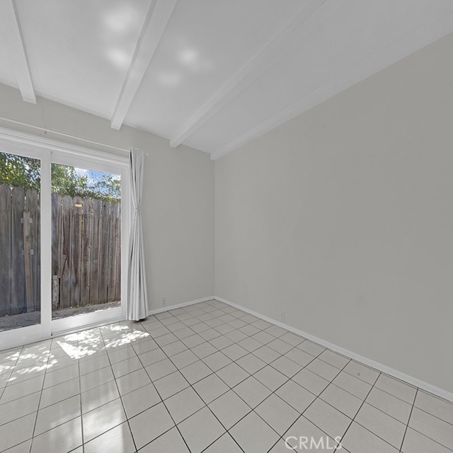 23020 Wrencrest Drive, Calabasas CA: https://media.crmls.org/medias/627a2e3a-99b5-47d5-b2ec-efaf6a9d69cd.jpg