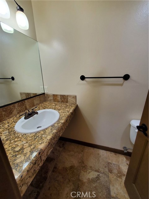 Detail Gallery Image 9 of 14 For 27160 Vista Rd #10,  Helendale,  CA 92342 - 2 Beds | 2 Baths