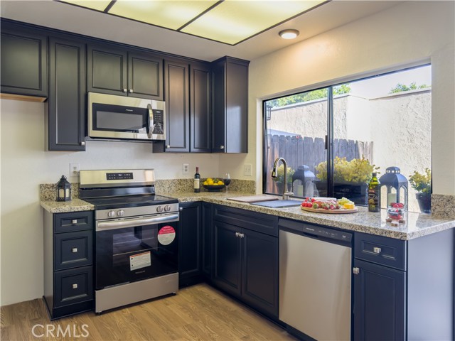 Detail Gallery Image 11 of 48 For 1663 Gatewood Ct, Brea,  CA 92821 - 3 Beds | 2/1 Baths