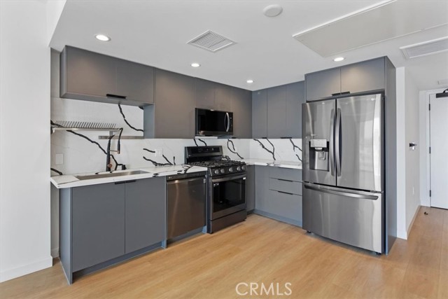 Detail Gallery Image 2 of 17 For 321 S Oxford Ave #606,  Los Angeles,  CA 90020 - 2 Beds | 2 Baths