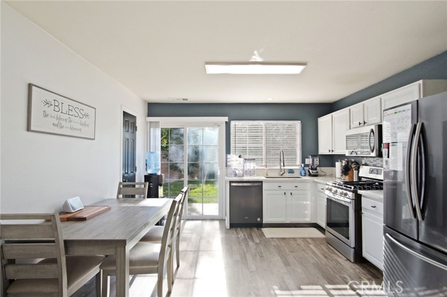 Detail Gallery Image 8 of 29 For 3749 Morningside Ave, Merced,  CA 95348 - 3 Beds | 2/1 Baths