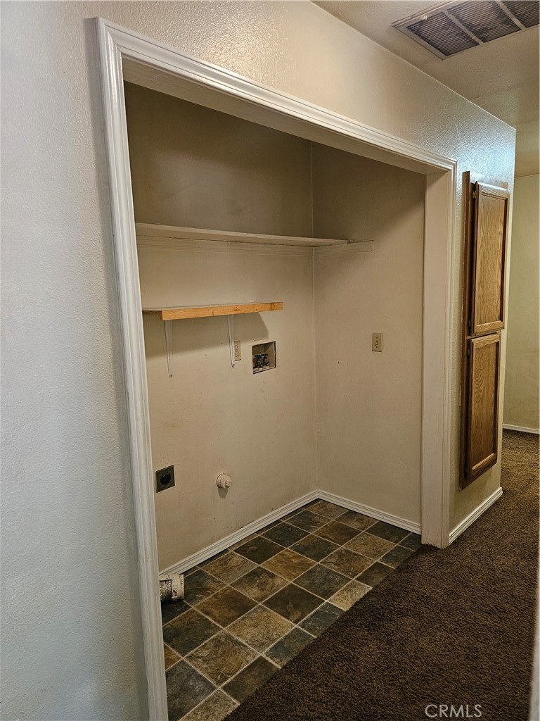 https://media.crmls.org/medias/627e043e-1ca2-48b5-b5f7-2e72a6256c73.jpg?preset=X-Large
