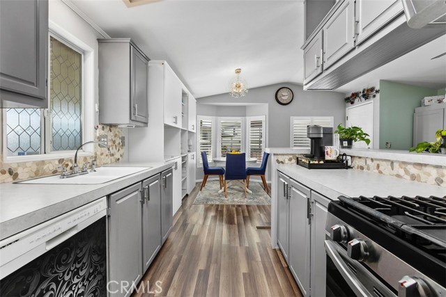 Detail Gallery Image 12 of 38 For 245 W Bobier Dr #33,  Vista,  CA 92083 - 2 Beds | 2 Baths