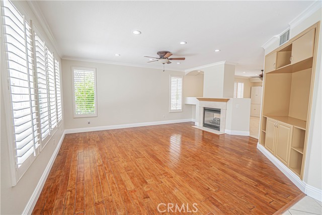 25910 Tennyson Lane, Stevenson Ranch CA: https://media.crmls.org/medias/628023df-96f1-420c-a22b-ccea3d44ac7f.jpg