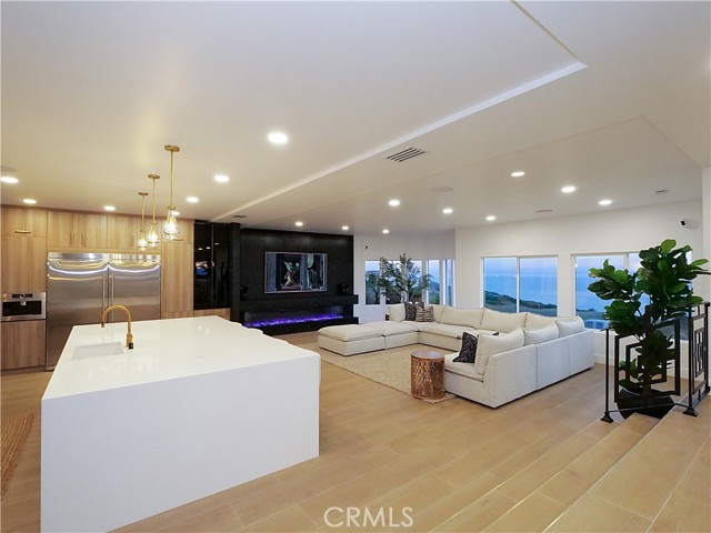 Detail Gallery Image 3 of 54 For 32551 Seacliff Dr, Rancho Palos Verdes,  CA 90275 - 4 Beds | 3/1 Baths