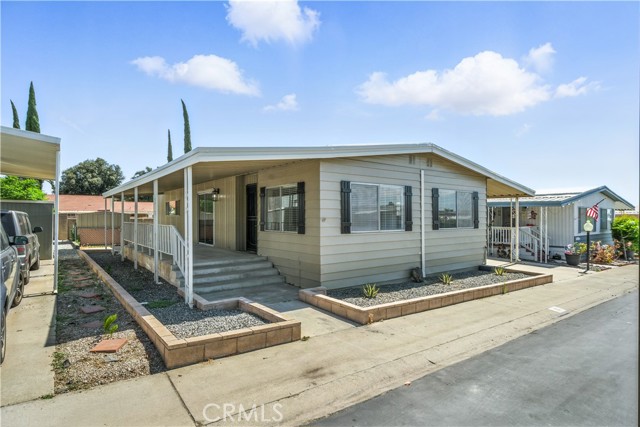626 N Dearborn, Redlands CA: https://media.crmls.org/medias/628086a2-daa2-4112-9bff-b103387338b4.jpg