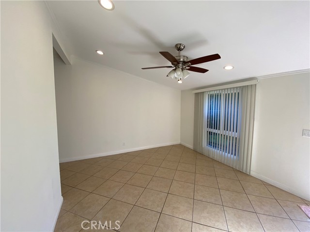 Detail Gallery Image 4 of 21 For 19137 Pleasantdale, Canyon Country,  CA 91351 - 4 Beds | 2 Baths