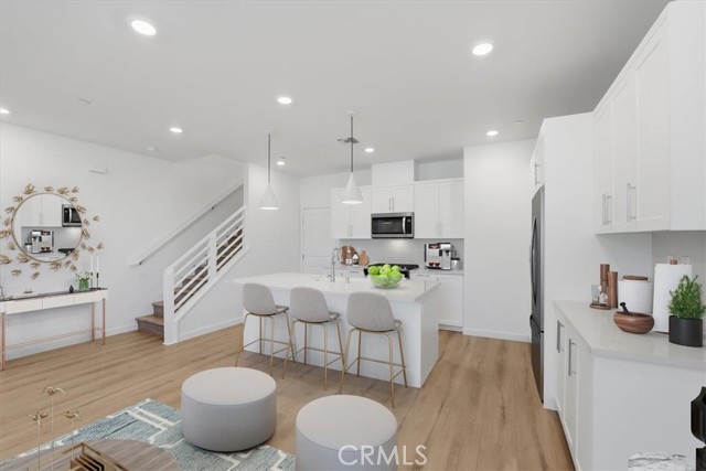 Detail Gallery Image 7 of 33 For 2378 Channel Drive #103,  Ventura,  CA 93003 - 3 Beds | 2/1 Baths