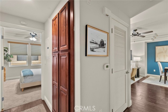 Detail Gallery Image 10 of 32 For 12044 Hoffman St #204,  Studio City,  CA 91604 - 3 Beds | 3 Baths