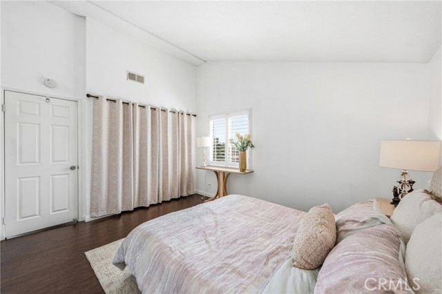 Image 17 of 41 For 3819 Foster Avenue