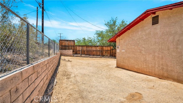 Detail Gallery Image 18 of 21 For 6828 Sunset Rd, Joshua Tree,  CA 92252 - 2 Beds | 1 Baths