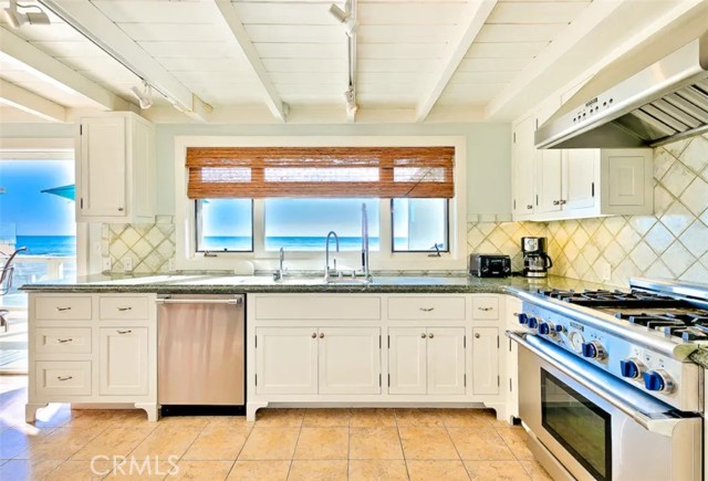 Detail Gallery Image 18 of 32 For 35087 Beach Rd, Dana Point,  CA 92624 - 6 Beds | 4 Baths